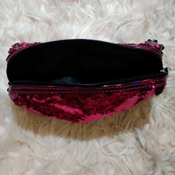 Color changing sequin makeup pouch - Picture 5 of 5